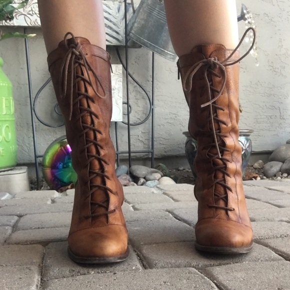 COPY - Ugg leather lace up boots - Picture 7 of 8